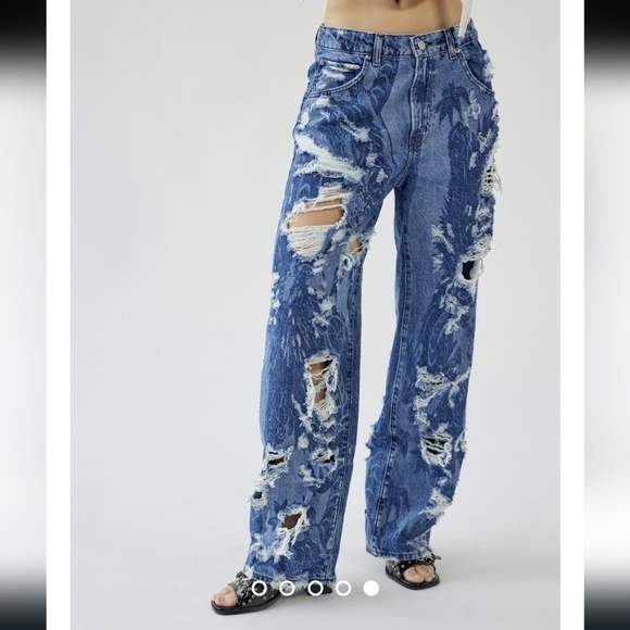 NWT BDG for Urban Outfitters Tapered Baggy Distressed Jeans size 32 - Picture 1 of 7